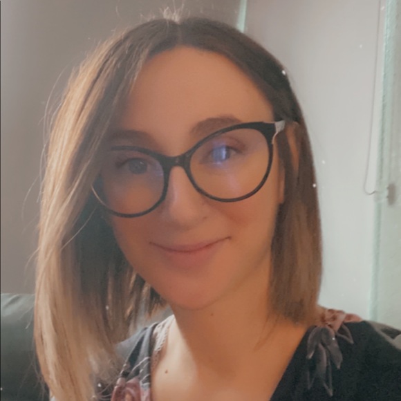 Meet your Posher, Alexah - Picture 2 of 8